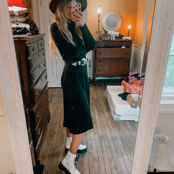 Leslie Fay Dresses & Skirts - LESLIE FAY SWEATER DRESS